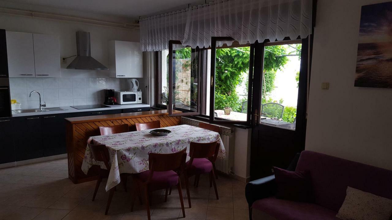 Apartmani Marenda Supetarska Draga Exterior photo